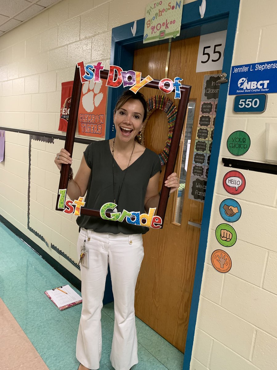 TracyStrickla14's tweet photo. Mrs. Zolke’s first day of school at Waxhaw Elem! @AGHoulihan @UCPS_MonroeNC @WaxhawES_NC https://t.co/dwneIvp3Iy