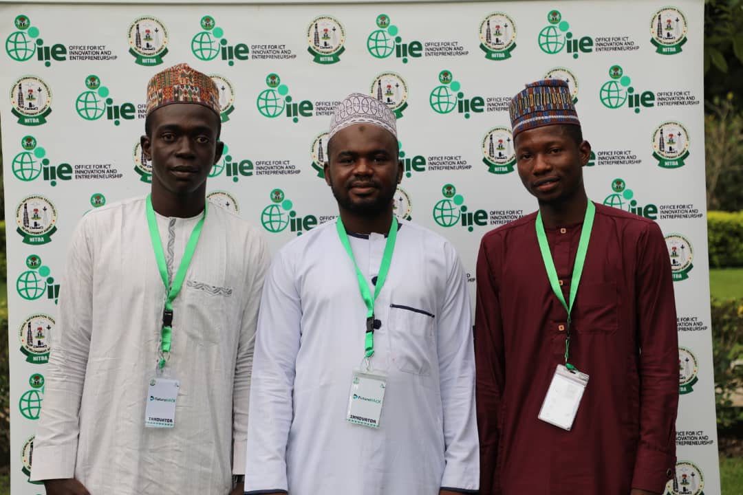 emergingtechAF's tweet photo. Team showcase 1
Team MSuit
They are solving the problem of accountability in basic and secondary educational levels in Nigeria @IBBUL @CS_IBBUL @abdullahibnkawu @Eidrieez @Herbdukareem #FutureHackFUTA #EduTech #mondaythoughts https://t.co/ync09OZJg3