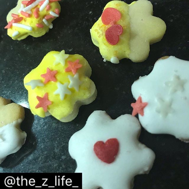 prudentmomlife's tweet photo. Another baking day 🍪 coz life is boring without some sprinkles 🍭 .
.
.
#addingcolortolife #sprinkles #sprinklemyworld #muscatmums #muscatblogger #momlife #momchallenges #neverstopexperimenting #indoorsummeractivity #destressing #mombreak https://t.co/8xOYjhkjEF https://t.co/ydRkyyG1vA