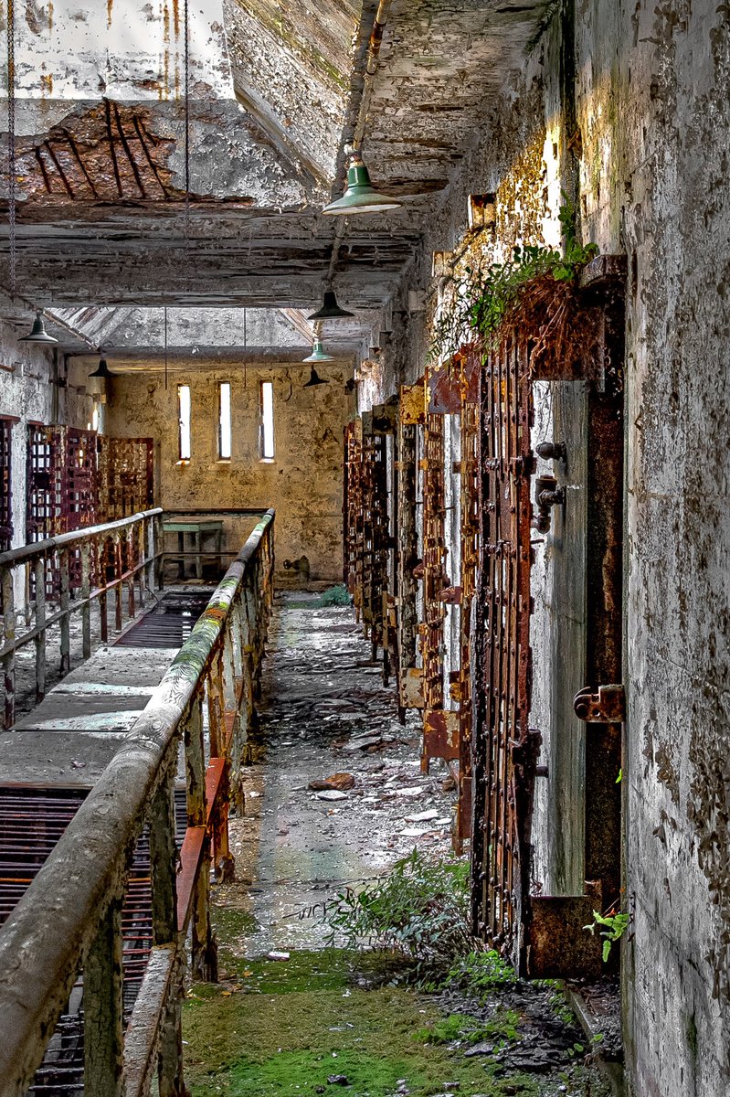 Cindy_Vasko's tweet photo. Abandoned Prison Cellblock
#abandoned_prison #urbex #urban_exploration #maximum_security #abandoned_photography #historical_building #prison #forgotten_buildings #abandoned_places #penitentiary https://t.co/72mQmg3jT2