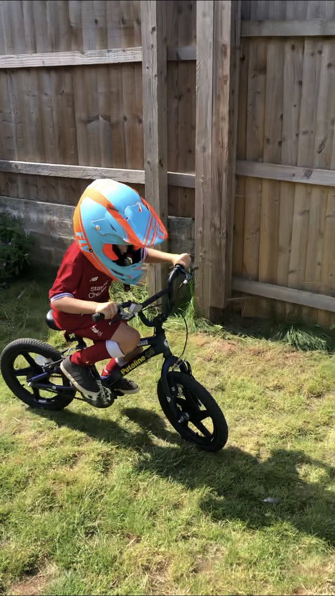 sparramx's tweet photo. got a bit bored so we had a gp at home 😂 #pissedit https://t.co/T5C8oOYs06