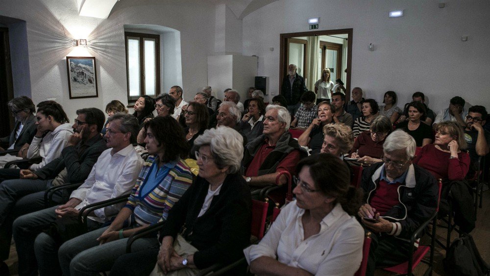 FCourmayeur's tweet photo. #IncontriCourmayeur e Ciclo della #Montagna grazie di cuore: Roberto #Dini, Nicola #Braghieri, Alessandro #Giorgetta, Gioachino #Gobbi, Roberto #Mantovani, Vincenzo #Torti @CAI150 @sentieroitalia, Leonardo #Bizzaro @repubblica, Enrico #Camanni
https://t.co/3ir6WK9AL3 https://t.co/OKKHxsr37I