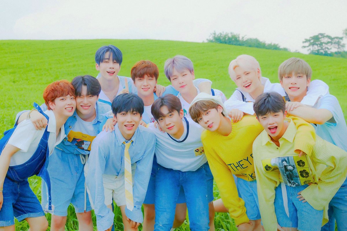 BlessYhan's tweet photo. 엑스원과 원잇 하나되어 높이 날자  
플라이 하이 엑스원🦋 

 #원잇은_내일만_기다리는_중 https://t.co/sREtJwBPtr