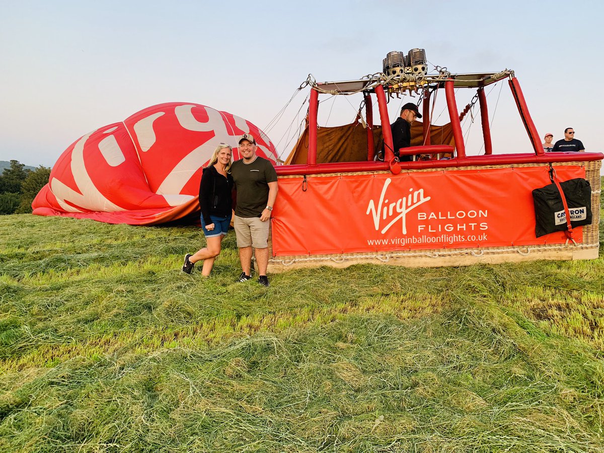 sazparker's tweet photo. @VirginBalloons @chrsprkr @sazparker #floatface #floatinglegend #bestdayever ❤️🎈 https://t.co/5eykF5zQ1R