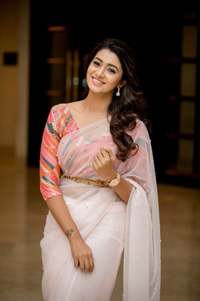 70mmstudios's tweet photo. Pretty #Priyabhavanishankar Latest Stills @70mmstudios
#Priyabhavani #actress #Kollywood #kollywoodactress #70mmstudios #Mafia #Indian2 https://t.co/wEvINinaJS
