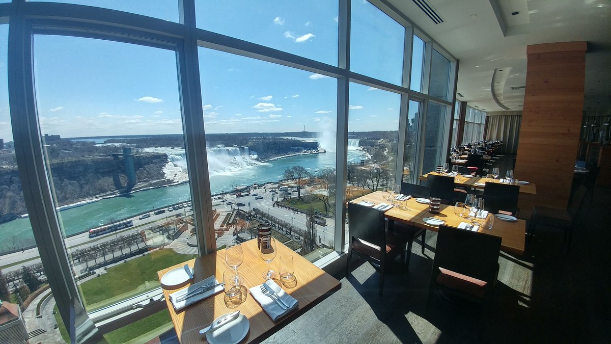MassimosNiagara's tweet photo. Pure bliss ❤️ Come to enjoy and we'll take care of the rest 🍴 
.
#MassimoCapra #NiagaraFalls 
.
https://t.co/JjSmadxN4d https://t.co/KLUlL75Tea