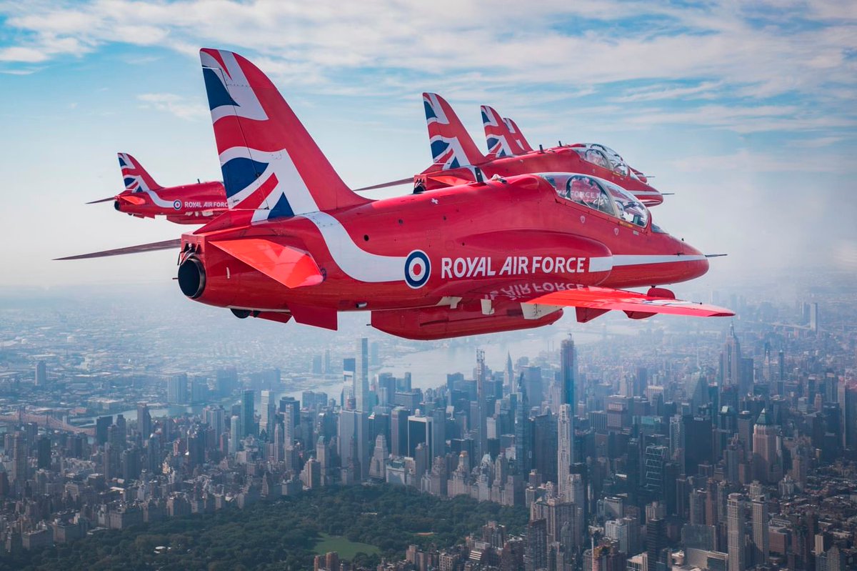 pinstripedline's tweet photo. A Pinstripedline blog on the Red Arrows 2019 tour of North America, and the incalculable benefits they generate for the UK for less than £10m per year investment. 

Only our rivals would benefit from their being scrapped.

https://t.co/HK4pOSgBB4 https://t.co/CsvG7z0580