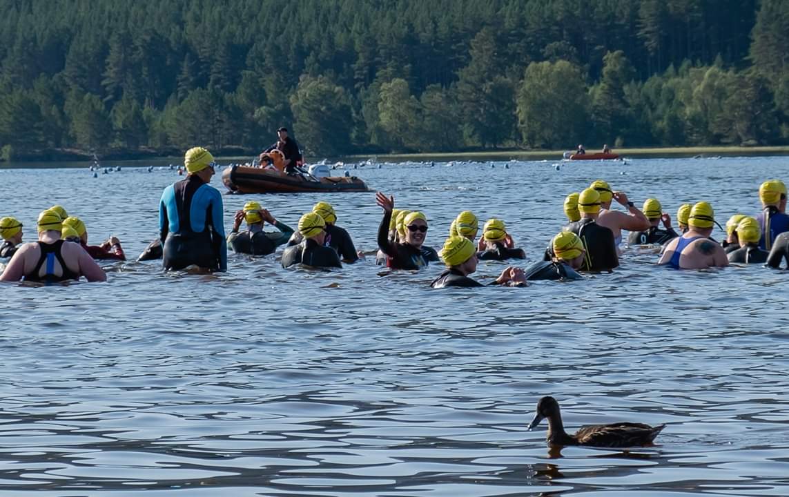TLCarroll_'s tweet photo. On way home from a brilliant weekend in Aviemore. #AviemoreTri ✅
Survived my first open water race experience (I was so nervous) and I'm already looking forward to the next challenge!! #MyFirstTri #AHPsActive #ScottishTri @durtyevents @scottishtri https://t.co/SHwVHtESxK