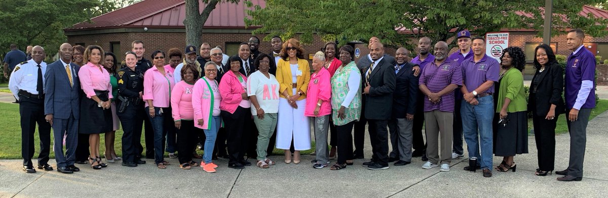 CumberlandCoSch's tweet photo. A huge "thank you" to our #committedcommunity for helping us welcome students back to school. #committed2everystudent @CCSSuptConnelly https://t.co/jWxdqUtNnJ