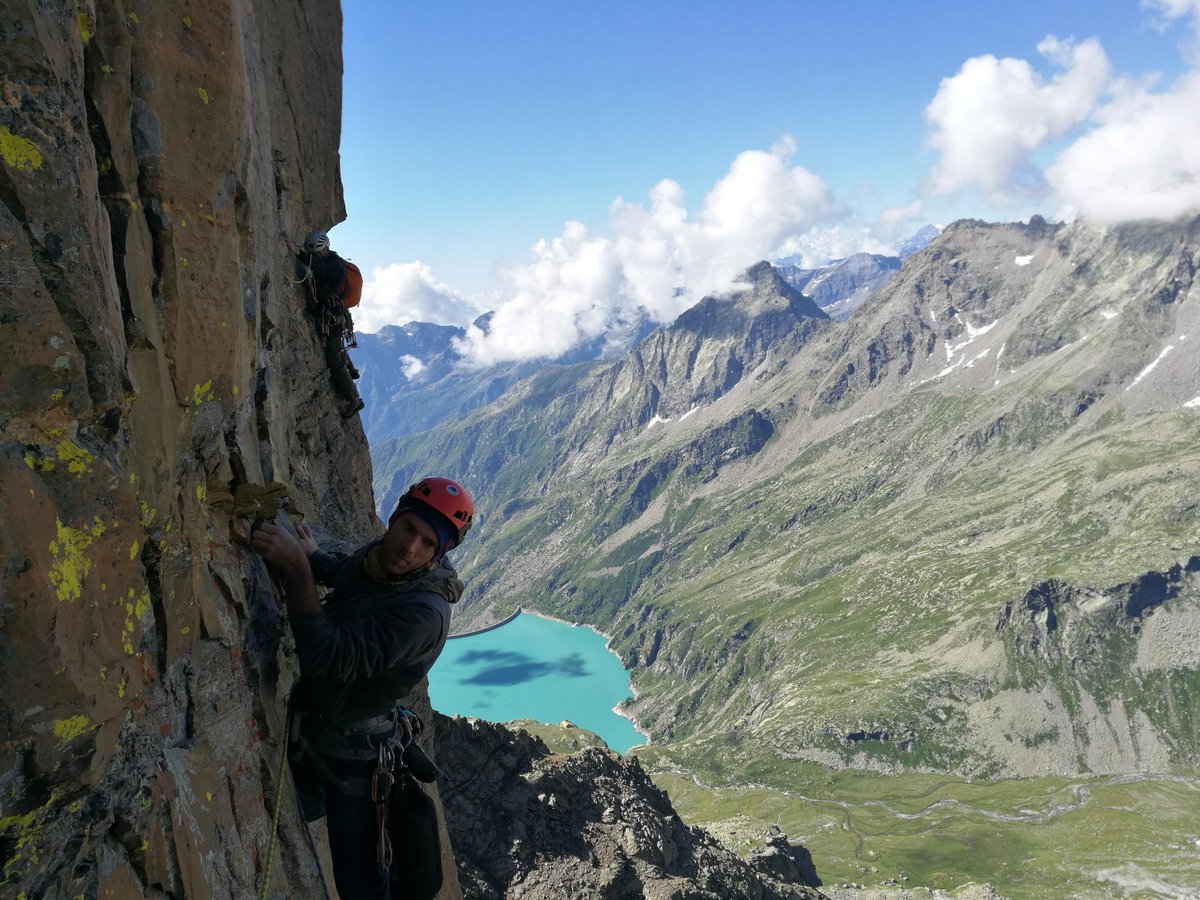 CAITorino's tweet photo. Un'estate in alta #montagna con gli istruttori della Scuola di Alpinismo G. Gervasutti del CAI Torino ➡️ https://t.co/rzWHjZXoU1 #caitorino #cai #torino #arrampicata #alpi #clubalpinoitaliano #scuolagervasutti #gerva https://t.co/DbfXfCGOcv
