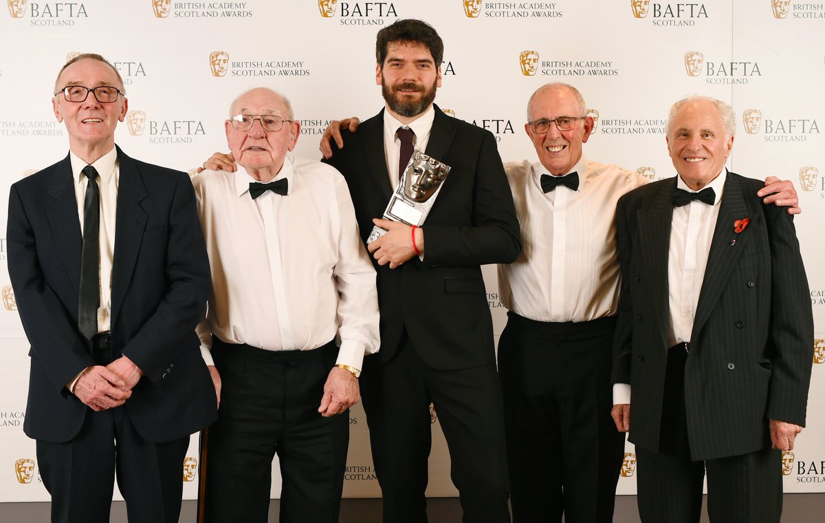 BAFTAScotland's tweet photo. @NicolaSturgeon @naepasaran BAFTA Scotland winning @naepasaran of course! ๐ Feature Film category winner at #BAFTAScot18 https://t.co/9p5KCMELqe