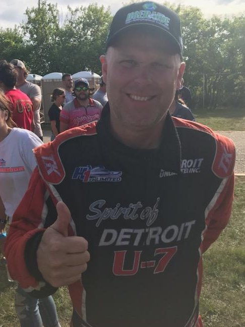 @ChevyDHydrofest @CGJoeComartin <a href="/HRLhydroplane/">HRL</a> <a href="/ChevyDetroit/">Chevy Detroit</a> Congratulations to 🇨🇦 Bert Henderson on winning the President's Cup at last weekend's Detroit Hydrofest!  He is the first Canadian to win the President's Cup since 1939!

🇨🇦 Mike Monahan came in second in the Grand Prix, and 🇨🇦 Kent Henderson came in second in the Hydro 350.