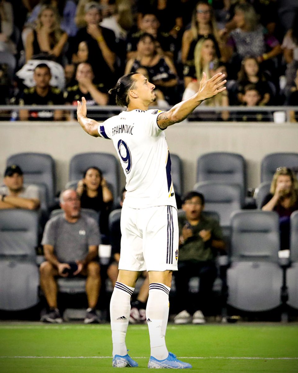 brfootball's tweet photo. Two iconic players. One iconic celebration. 🙌 https://t.co/spvOmzjuMh