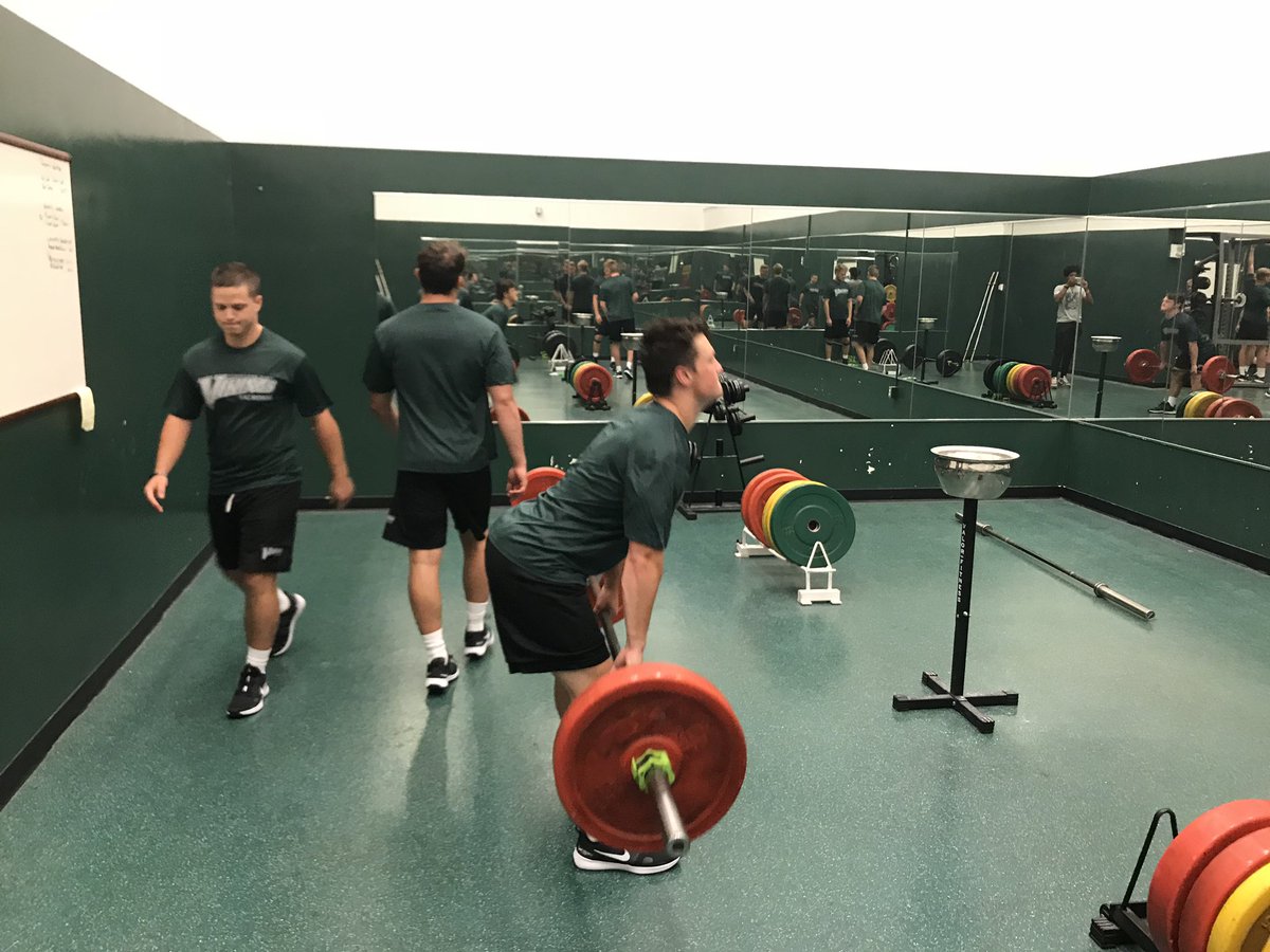 CSUVikingsLax's tweet photo. The gain 🚂 made a stop in The Land this morning. Gettin the weight up before the ☀️ is. #LVG #forever https://t.co/2IxP2n7JyK