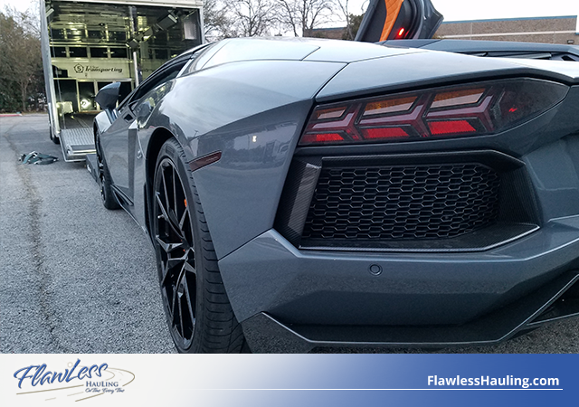 FHauling's tweet photo. #Lamborghini #SportsCar #AutoMovers #Carmovers #VehicleMovers #CarHauling #CarTransport #Carshipping #LuxryCartransport #FlawlessHauling https://t.co/nDI2OhUeoN