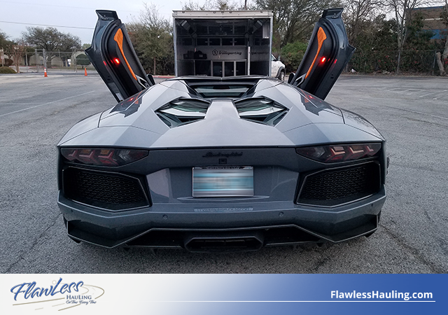 FHauling's tweet photo. #Lamborghini #SportsCar #AutoMovers #Carmovers #VehicleMovers #CarHauling #CarTransport #Carshipping #LuxryCartransport #FlawlessHauling https://t.co/nDI2OhUeoN
