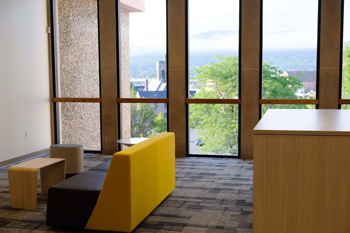 LycomingCollege's tweet photo. Happy first day of classes, Warriors! 📚 Enjoy the newly renovated Academic Center classrooms and study lounges! What a great way to start the semester! #ThinkDeeply #ActBoldly #HelloSchool #GoodbyeTile https://t.co/SxK8PNv269