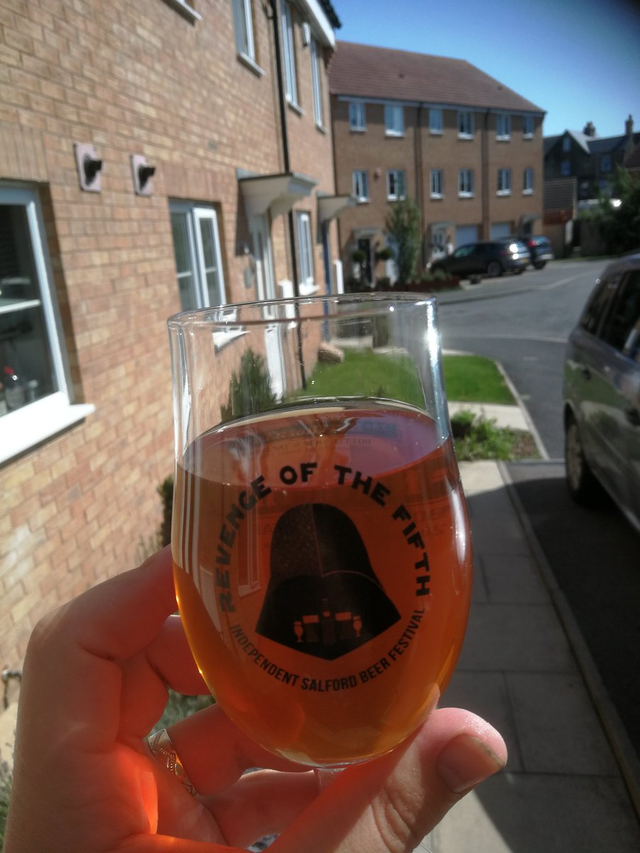 KBrewko's tweet photo. Bank hols bottling fun. Super Luper Duplex, a West Coast DIPA, weighing in at 8.9%, and 90 IBU's of Centennial, Simcoe, and Idaho 7, plenty in the boil, and dry hop. Coming soon..... 😎🍻👍 #makebeerbitteragain #hopbomb #getkorruptd https://t.co/1w9xivwEP3
