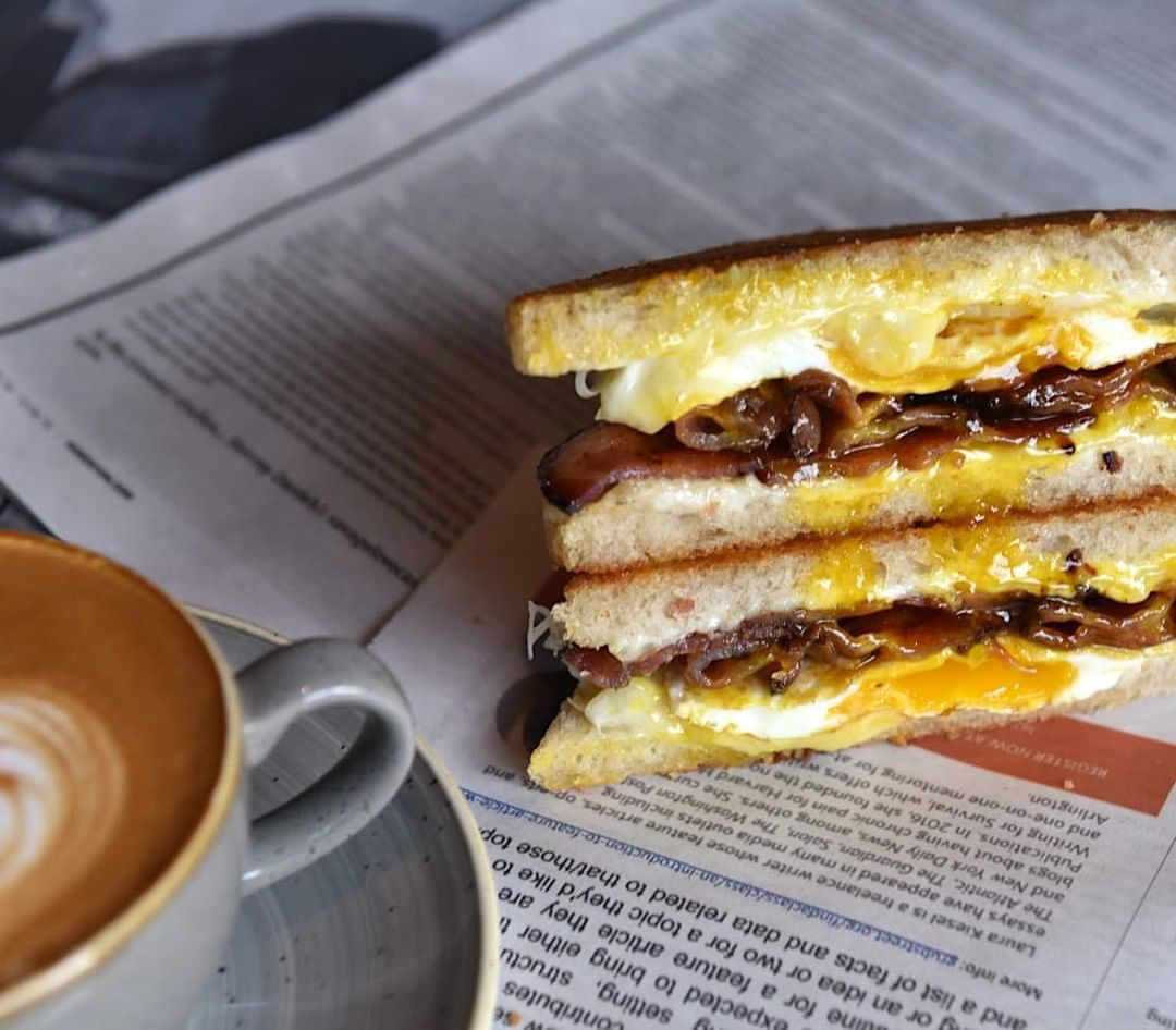 MikeandPattys's tweet photo. Our sandwiches go well with the morning newsπ #mikeandpattys
#yummy #brunchfix #morningslikethis #goodmorning #breakfastinboston #fresh #boston https://t.co/iU0FClzilX