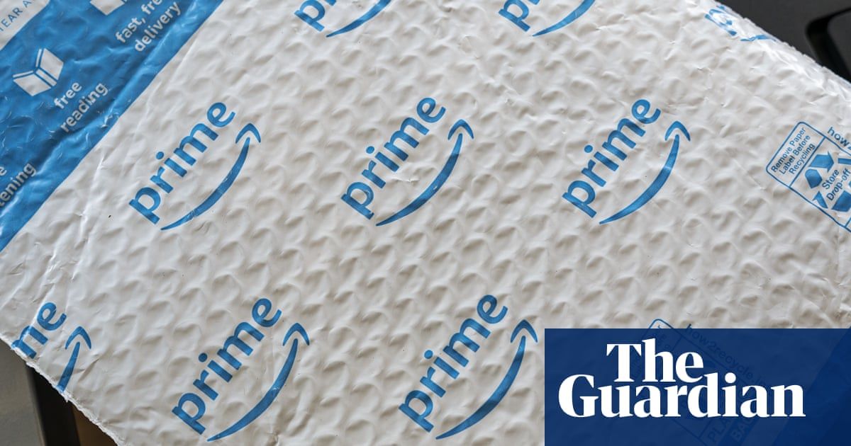 plasticsoupfoun's tweet photo. Amazon under fire for new #packaging that cannot be recycled 😓 

While other retailers are reducing their use of single use #plastics, Amazon has started sending small items in plastic envelopes branded a ‘major step backwards’ in fight against pollution.
https://t.co/xbZbN1Jvic https://t.co/LYj29StFK0
