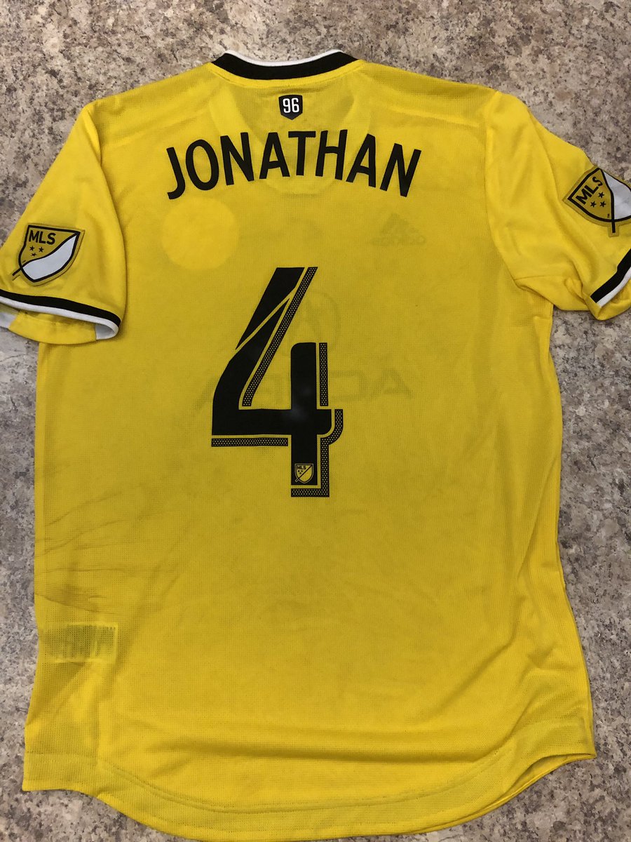 Jomens25's tweet photo. This is a giveaway to our incredible fans, just to say a big thank you for the massive support. RT and Like for a chance to win this jersey from our last night’s fight. #Crew96    O H I O     IS     BLACK 🖤 &amp; GOLD 💛 https://t.co/ELW2c5sif8