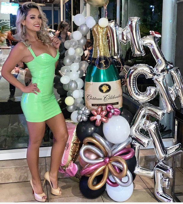 🥂🎂🎉 https://t.co/ivUxCWz7Wc<a href="/tag/rickyrenuncia"class="tags"><span>#rickyrenuncia</span></a><a href="/tag/rickyrenunciapu%C3%B1eta"class="tags"><span>#rickyrenunciapu&ntilde;eta</span></a>