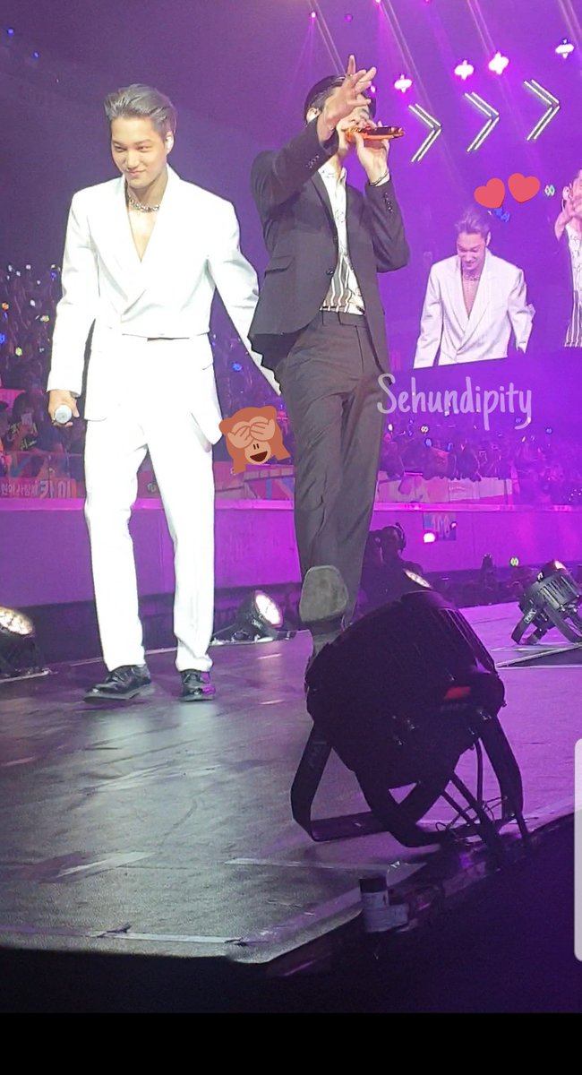 Sehundipity's tweet photo. Look who's the happiest kid in white 
#구사즈 #세종 https://t.co/2tYoKT2va4