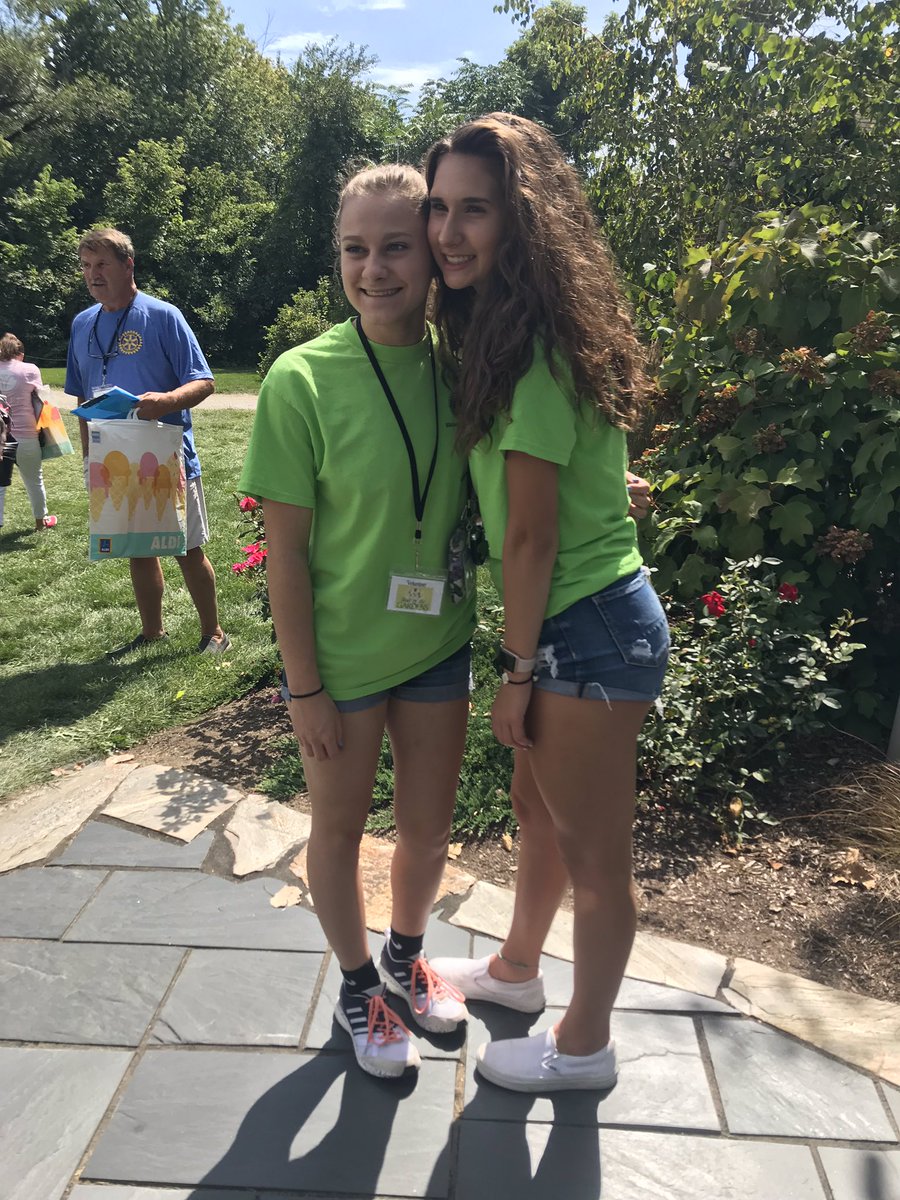 jennypnolan's tweet photo. @ElkhartBlazers Can’t thank these students enough for their help yesterday! #Rotary #RotaryInteract https://t.co/KVEin1kghG