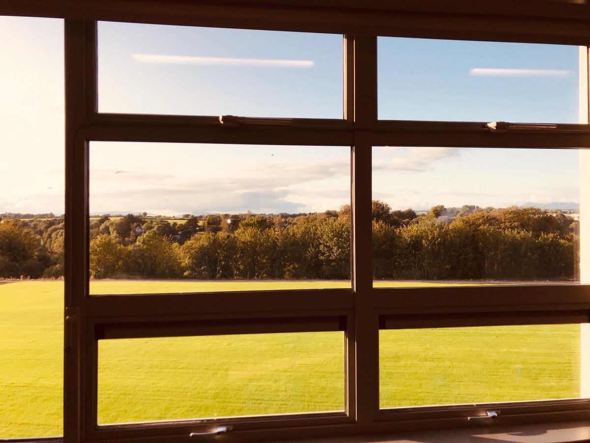 ColChraoibhin's tweet photo. Tomorrow morning history will be made as our new 1st years become the first students to sample our fantastic new facilities! Good things come to those who wait! https://t.co/LYx0x9iK2Y