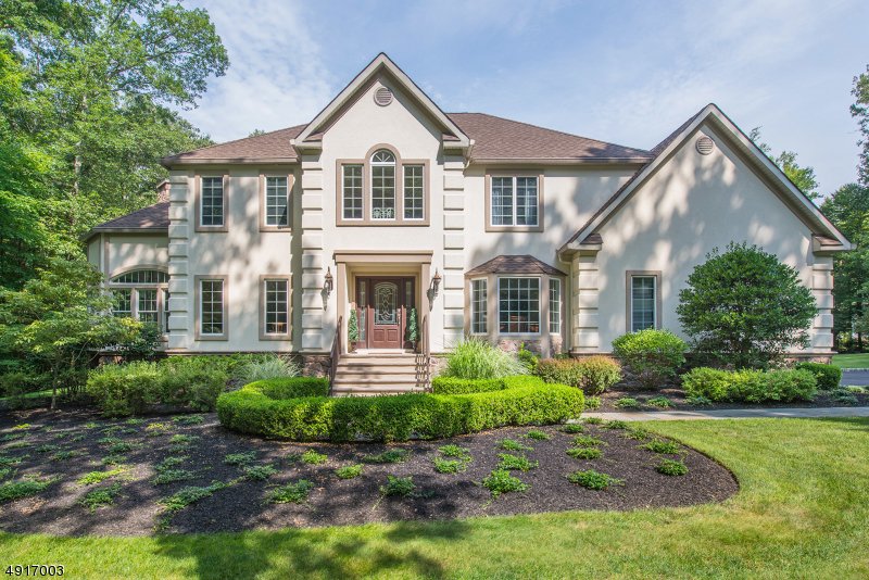 StoriesEnjoy's tweet photo. Check out the LIFESTYLE VIDEO TOUR @ https://t.co/8GhuDHRMTv - FOR SALE in Rockaway, NJ - offering many amazing amenities.  Please visit the link above to view and enjoy the video. #Openhouse #lifestyle #relocation #reloicationservice #realtor #realtors #realtorlife #houseforsale https://t.co/G6XJ750mAD