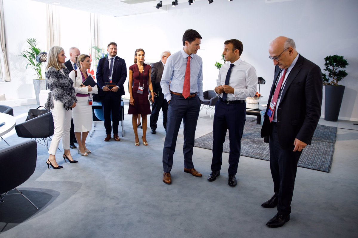 CanEmbFrance's tweet photo. .@CanadianPM ๐จ๐ฆ meets ๐ซ๐ท President @EmmanuelMacron at the #G7Biarritz to discuss our ๐จ๐ฆ๐ซ๐ท common priorities: #GenderEquality, international security, #environment and #ProgressiveTrade. #CAFRFriendship https://t.co/ap8nKmZUn4