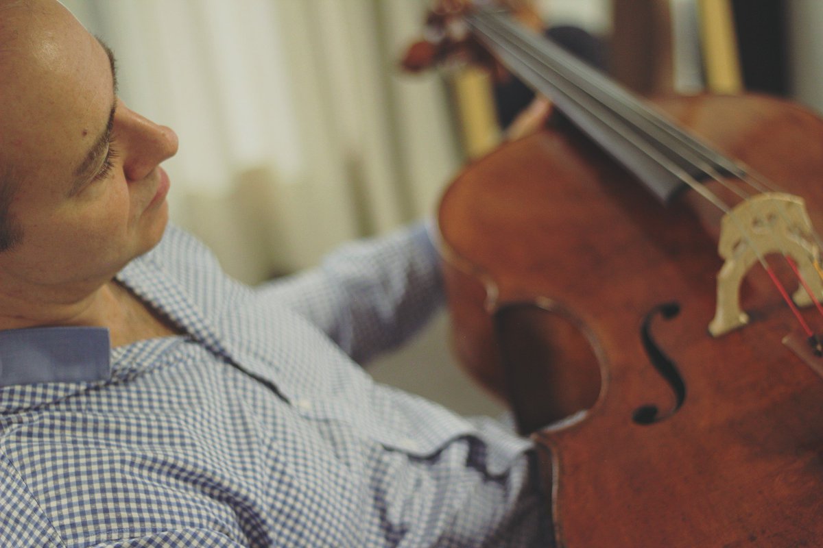 hdemarquette's tweet photo. 🎻🤝 Très heureux de ces intenses moments de partage avec les académiciens de l’European Creative Academy for Music &amp; Musicians ! Bravo à tous et longue vie à une académie unique répondant aux exigences de notre temps ! 
#EuropeanCreativeAcademy #MasterClass https://t.co/dboDNhoTQQ