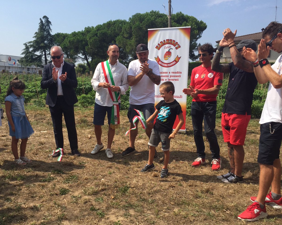 FarmHabanero's tweet photo. Welcome #habanerosfarm #openingshop #capsaicinapadovana #pepper #tobehappy #mangiopiccante https://t.co/sRgJTCd1HT