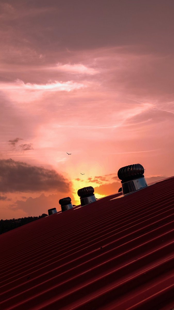 Sunset sky with <a href="/oneplus/">OnePlus</a> <a href="/OnePlus_IN/">OnePlus India</a> 7! #ShotOnOnePlus