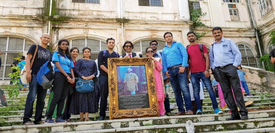 BraveheartMart1's tweet photo. @BobLancia @yadavalok @SunielVShetty @NBA @BajpayeeManoj @teacheranand @eyehinakhan @GulshanGroverGG @rashtrapatibhvn @narendramodi @MEAIndia @LindseyGrahamSC @IndiainNewYork @USCGHyderabad @RaviBatra @harshvshringla @CHAKRAVIEW1971 @rajnathsingh @AmitShah @smritiirani @SrBachchan @Festival_Cannes @VPSecretariat @deepikapadukone @iHrithik @shunalishroff @FarahKhanAli @RanveerOfficial @iamsrk @aamir_khan @BeingSalmanKhan @akshaykumar On the occasion of 150 years Celebrations of our family Palace “Errum Manzil Palace”. Patriot Nawab Syed Algazi (Azam) and BMF thanks everyone for coming and supporting me and my Great Grandfather respected Nawab Fakhr ul Mulk Bahadurs Palace In huge numbers. Jai Hind. https://t.co/Z8jgp6tmCQ