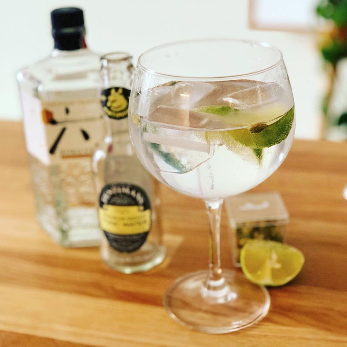 TheGinConnect's tweet photo. Lime Gin Tonic with Japanese craft gin and @fentimansltd tonic 🍸 check out our blog for more recipes! 

https://t.co/aygJH62w2j

Check out our blog for more recipes! 
#gin #ginstagram #ginoclock #mixology #ginandtonic #gintonic #cocktail #startup #mixeddrinks #barcelona #bcn https://t.co/y9CiTt1Jaj
