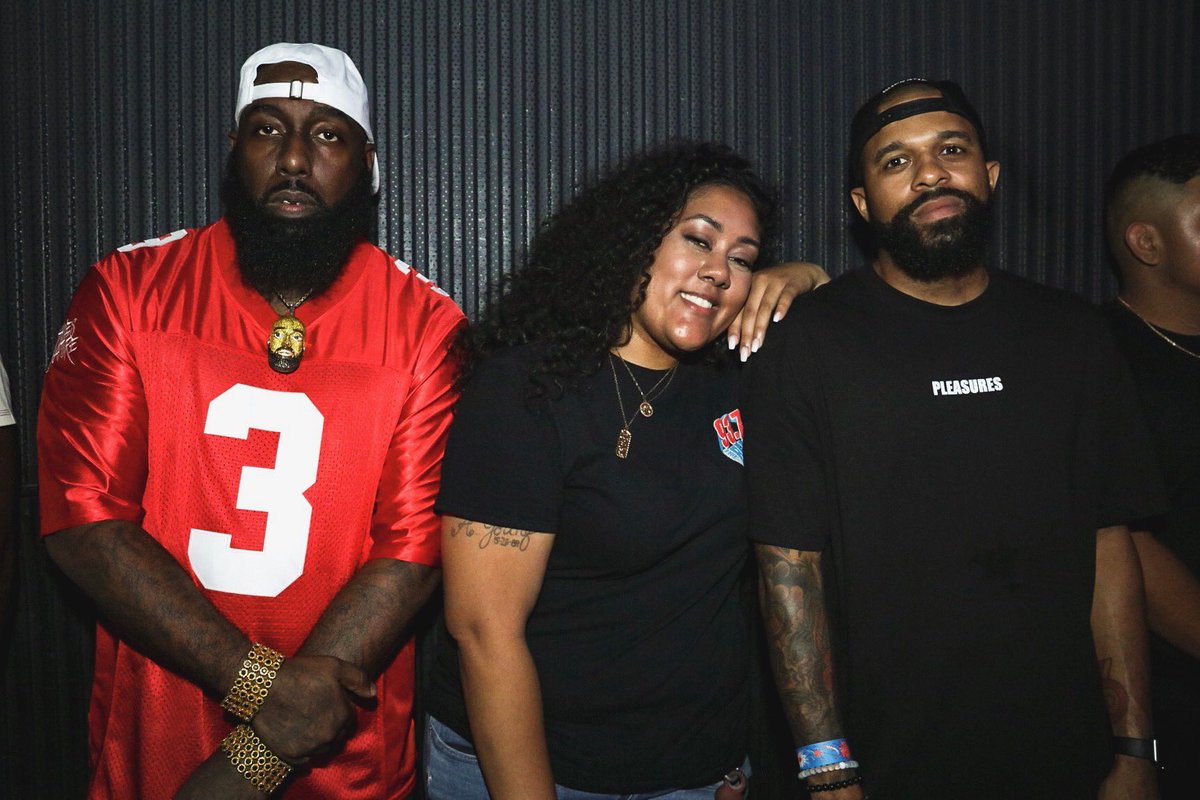 937thebeat's tweet photo. #JHTownWeekend was a vibe 🥂
The Beat Team was out here heavy 🚀
Happy Birthday James! @JHarden13 https://t.co/Uht8B4OhVe
