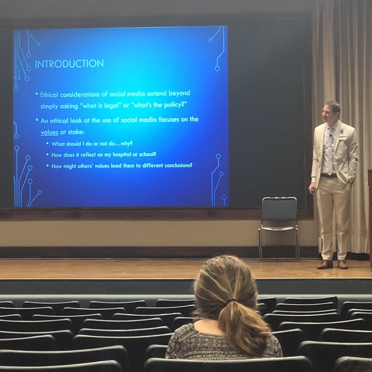 DrOgulUner's tweet photo. Starting #IntegrationII with #Ethics of #SocialMedia in #Healthcare. Excited to discuss personal & societal implications of #medtwitter. Love to hear stories, insightful questions, and advice for trainees @gradydoctor @TracyVettese @CarlosdelRio7 @Armstrws @JenniferSpicer4 https://t.co/JFdy9gQiFv