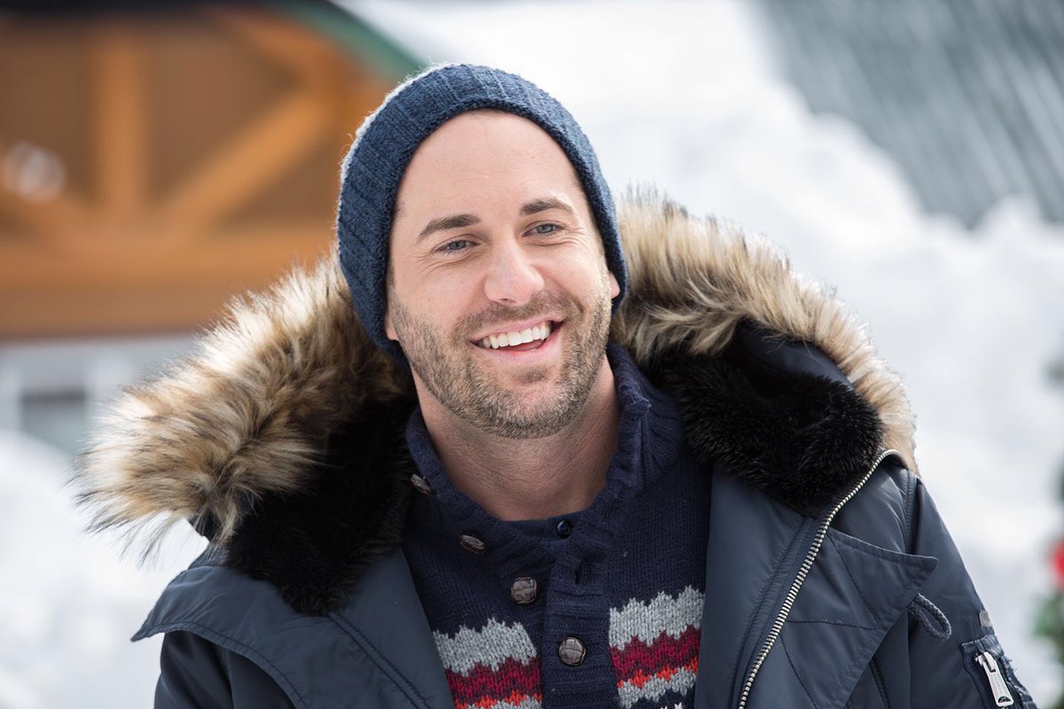 NiallMatterFans's tweet photo. Today is going to be a good day! Starting off our day with some pictures of our favorite @niallmatter This man can always put a smile on our faces! We hope these help to brighten up your day some too. #MatterMonday #ThoseEyes #ThatSmile https://t.co/hszNrz8QZv