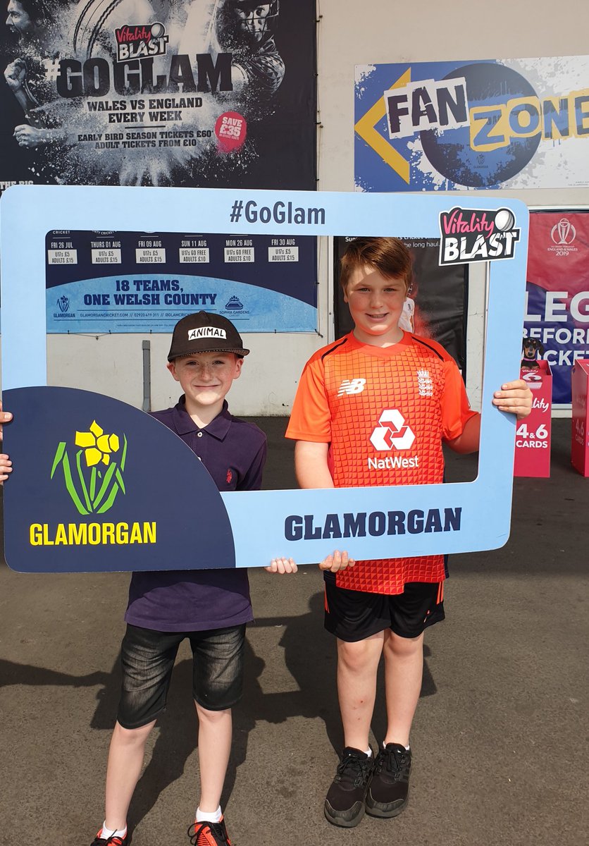 andreaharries11's tweet photo. Come on Glamorgan 🏏💪 #GoGlam https://t.co/7GdidjDzTe