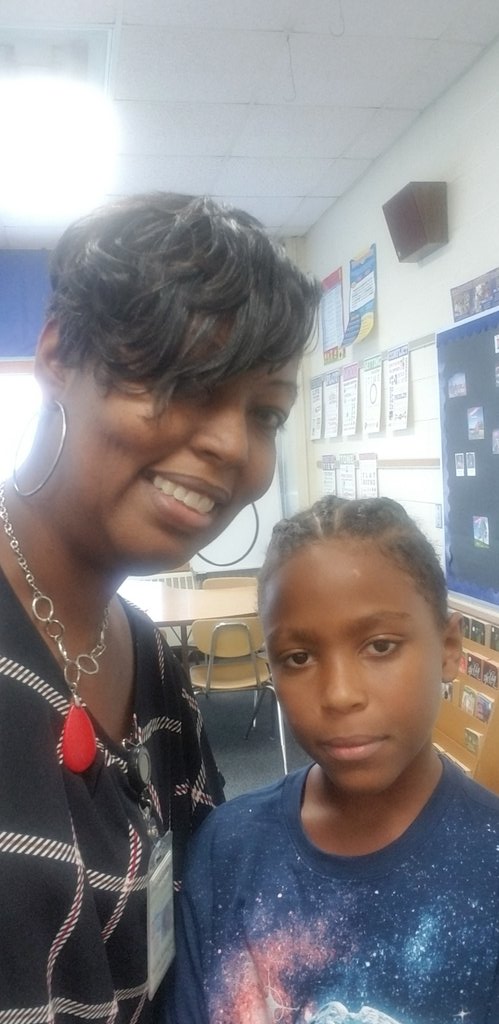 neetneet1976's tweet photo. 1st day of school selfies! #relationshipsmatter #FCSFirstDay @JNWilkerson1127 @rhondaschuhler @FCSchoolsNC @Falcons_FES @MrsAshJarrell https://t.co/Sr3SO3afKk