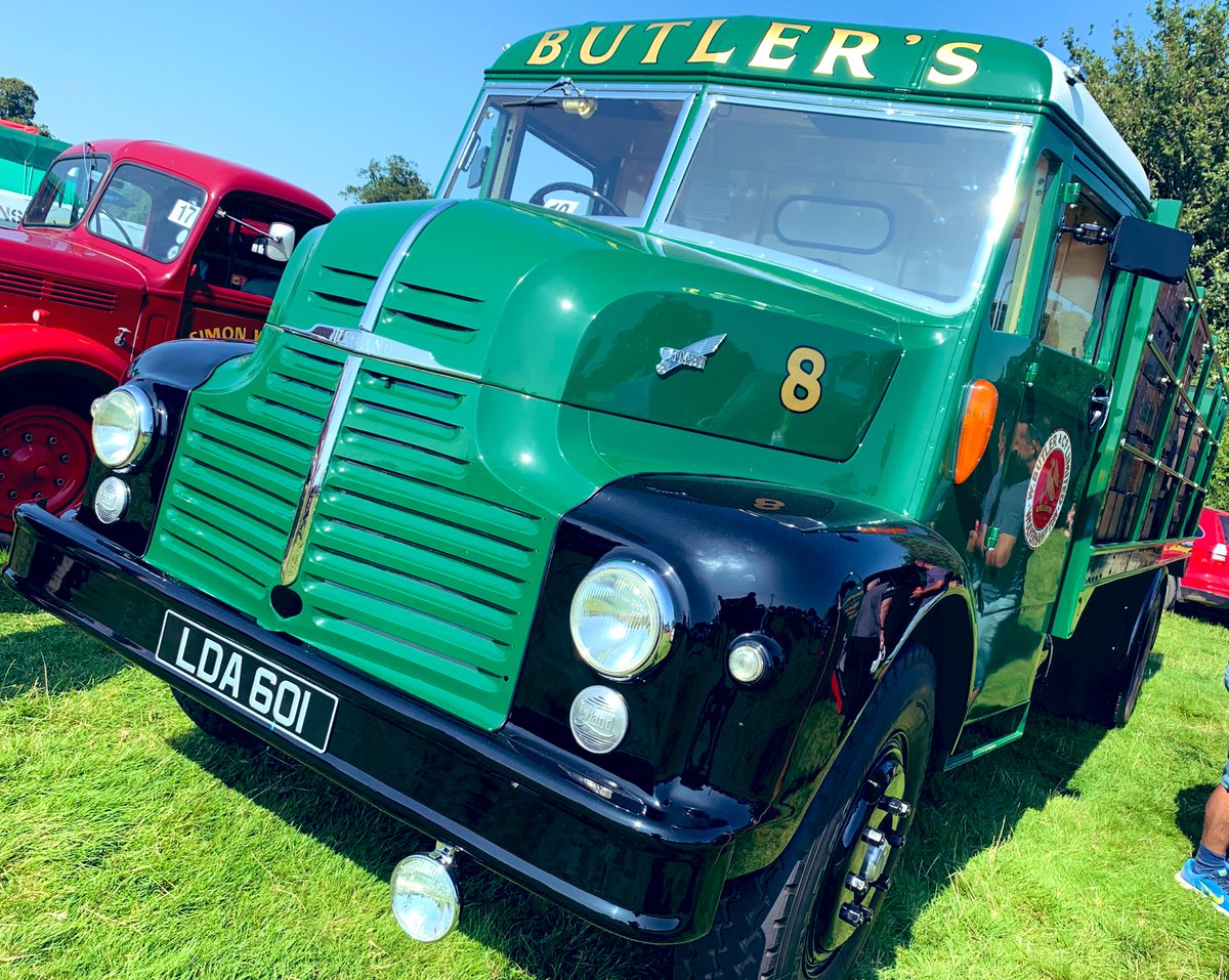 LadyWulfrun's tweet photo. Time flies when you’re having fun and we certainly are! It’s unbelievably #GrandParade time at @ShrewSteamRally. There’s been crowds of people around @LadyWulfrun all day so far and we’ll be playing into the  evening! #Vintage #Steam #Rally #FairOrgan #Shrewsbury https://t.co/pWY14VIr3A