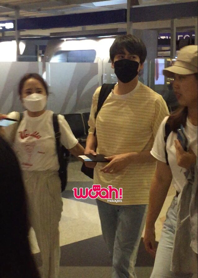 woahMY's tweet photo. Bye my dear💙💙💙 #규현 #Kyuhyun #SuperJunior https://t.co/D9KdOawcWC
