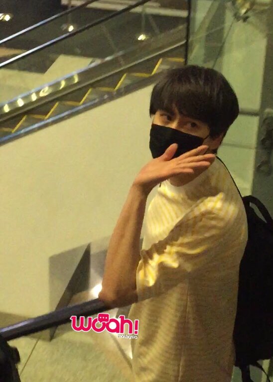 woahMY's tweet photo. Bye my dear💙💙💙 #규현 #Kyuhyun #SuperJunior https://t.co/D9KdOawcWC