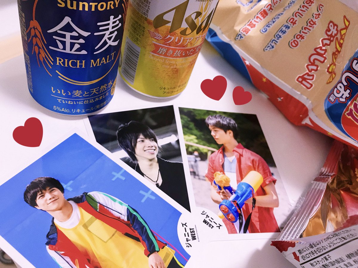 axxp_n7's tweet photo. 真昼間から酒を片手に友達とうぇすと鑑賞会を開きました〜〜〜最高‼️推し最高‼️改めてお誕生日おめでとう😭😭 https://t.co/srAfzIdMc8