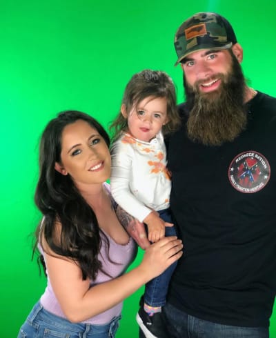 Jenelle Evans: I'm NEVER Leaving David! Suck It, Haters! https://t.co/M5oJo7IbiE https://t.co/yTfqFpinps