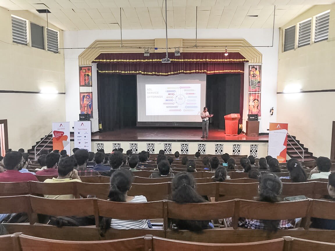 ADL_atthelab's tweet photo. ADL held a Tech Talk last weekend (24th August 2019) at the University of Peradeniya
.
.
.
#techtalk #university #weekend #education #axiatadigitallabs #lifeatthelab https://t.co/PCxnmrqg1S