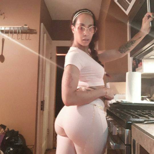 Live broadcasting community
liveme.com/us/m/v/1566827…