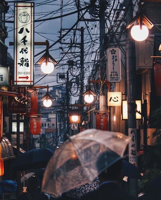 AestheticsJapan's tweet photo. Rainy Nights ☔ https://t.co/lqHejgLFIm