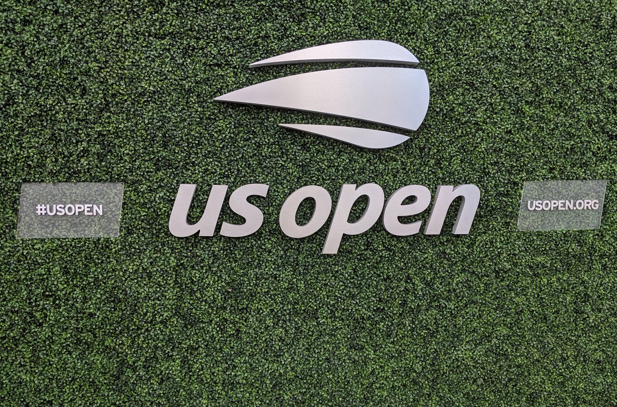 JessicaWeeksUK's tweet photo. In position and ready to go for day 1 here @usopen 
#letthegamesbegin 
@SportSupportNet https://t.co/3n0XfMBZ2g